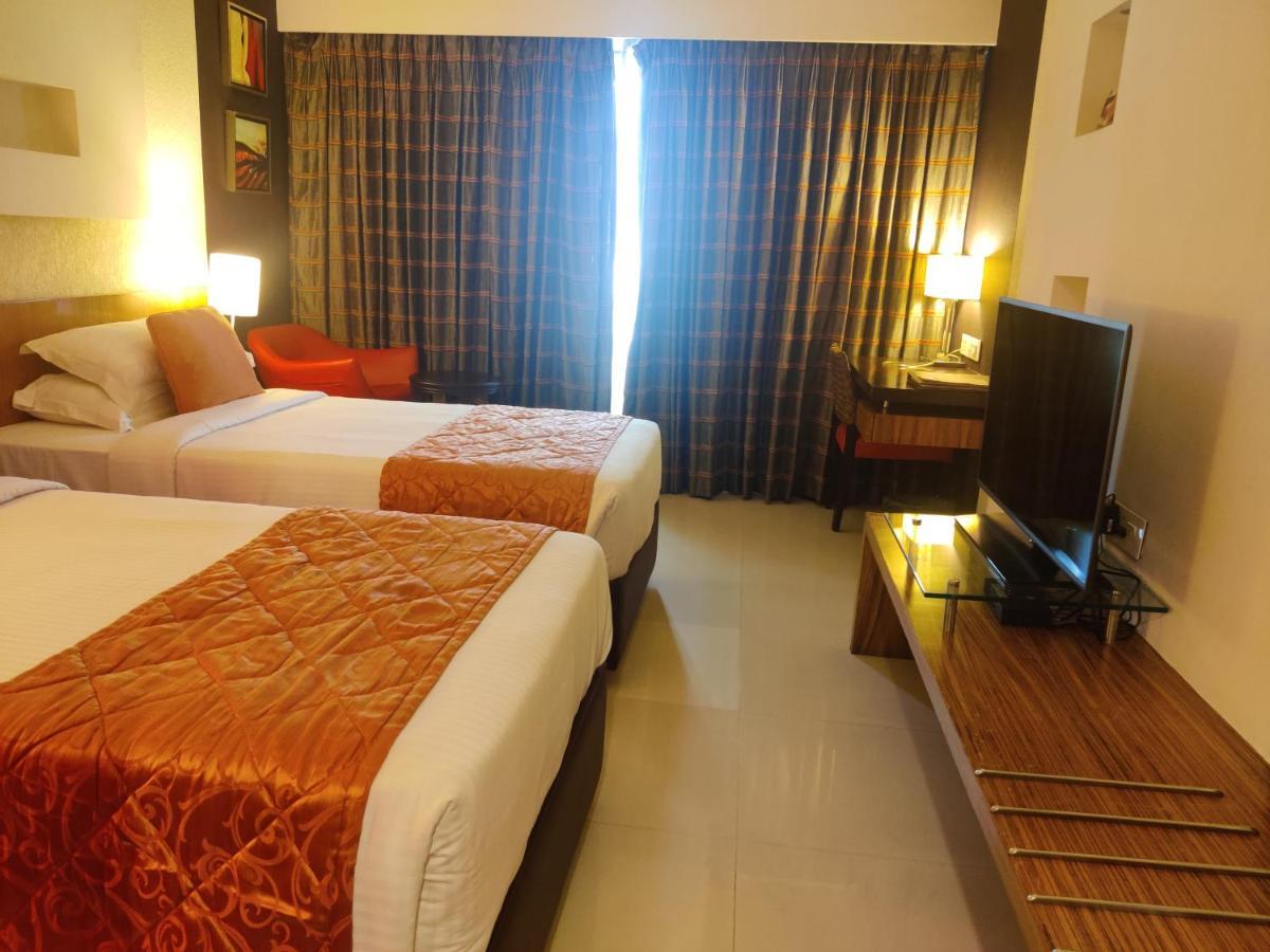 Hotel Satkar Residency Thane Buitenkant foto
