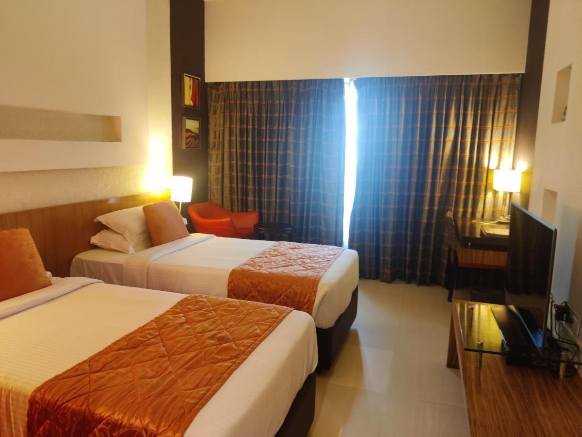 Hotel Satkar Residency Thane Buitenkant foto