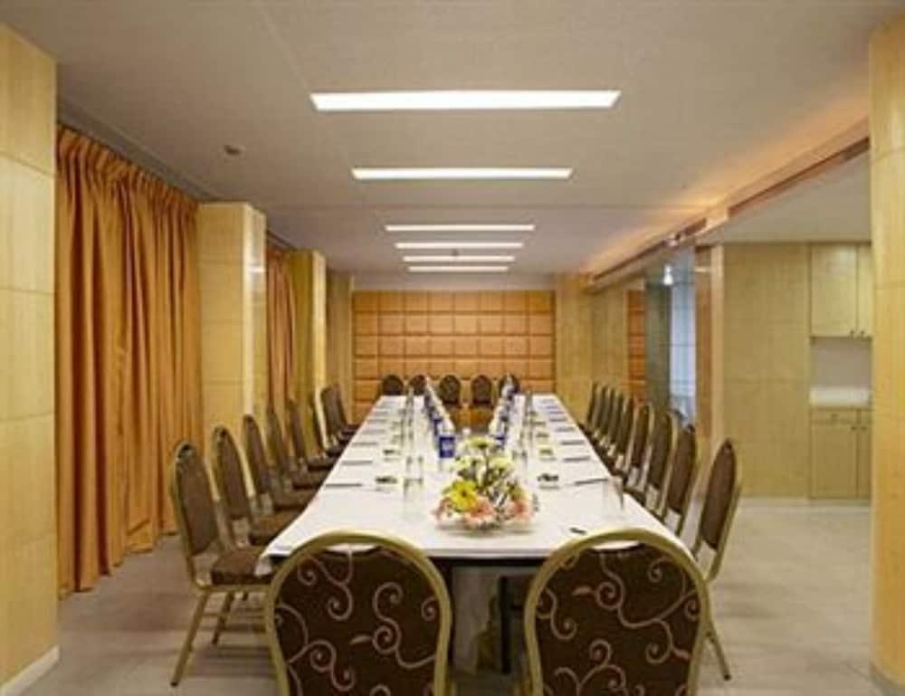 Hotel Satkar Residency Thane Buitenkant foto