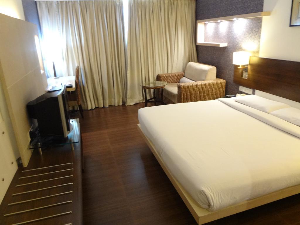 Hotel Satkar Residency Thane Buitenkant foto
