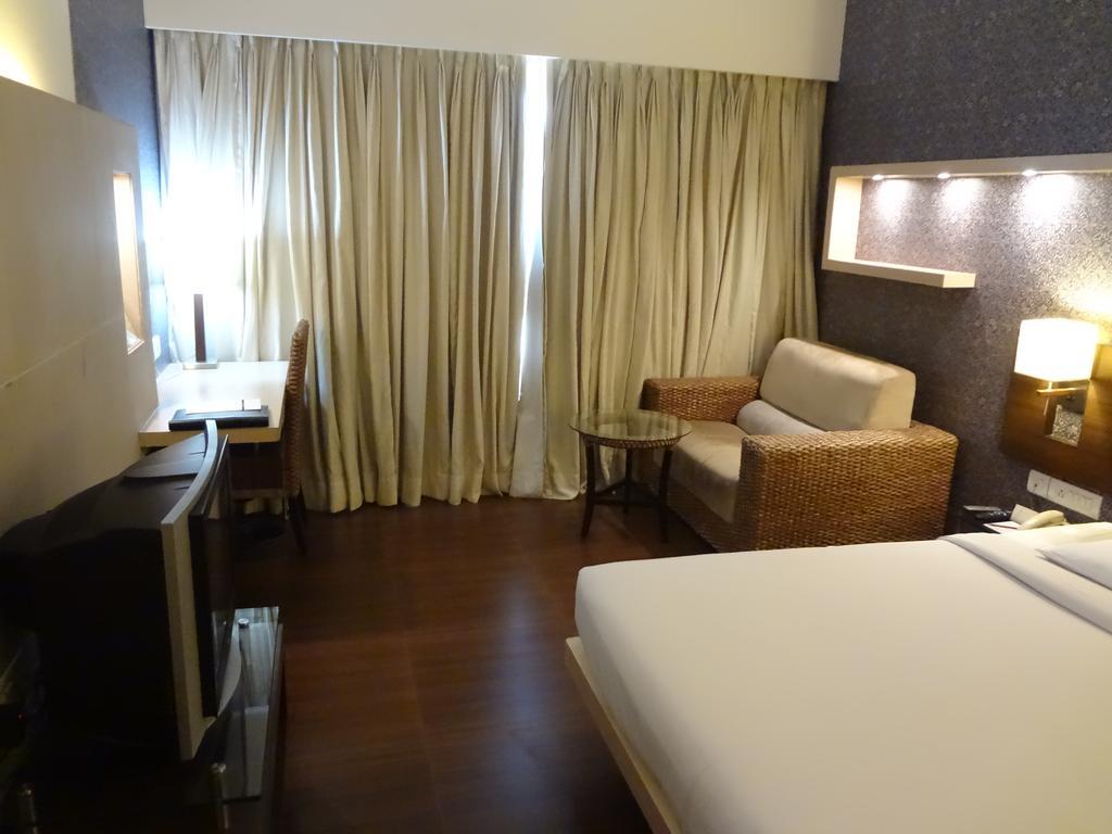 Hotel Satkar Residency Thane Buitenkant foto